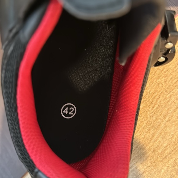 PELOTON Brand (unisex) Cycling Shoes - Like New! Never used! - Picture 5 of 9